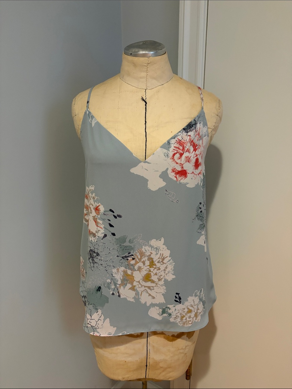 Aritizia Floral V-Neck Spaghetti Strap Cami - Light Blue Size Small NWT